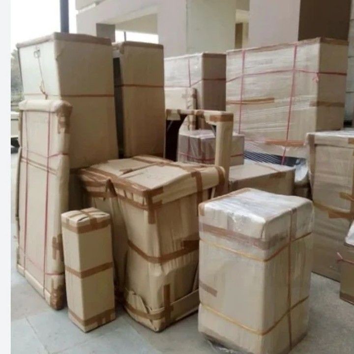 مقایسه تجهیزات بستهبندی دستی و ماشینی در باربری حرفهای