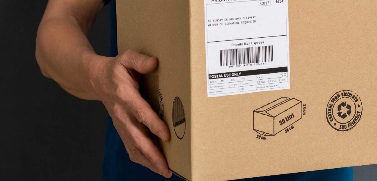 اهمیت استفاده از لیبلهای هشدار در بستهبندی تجهیزات الکترونیکی برای اسبابکشی